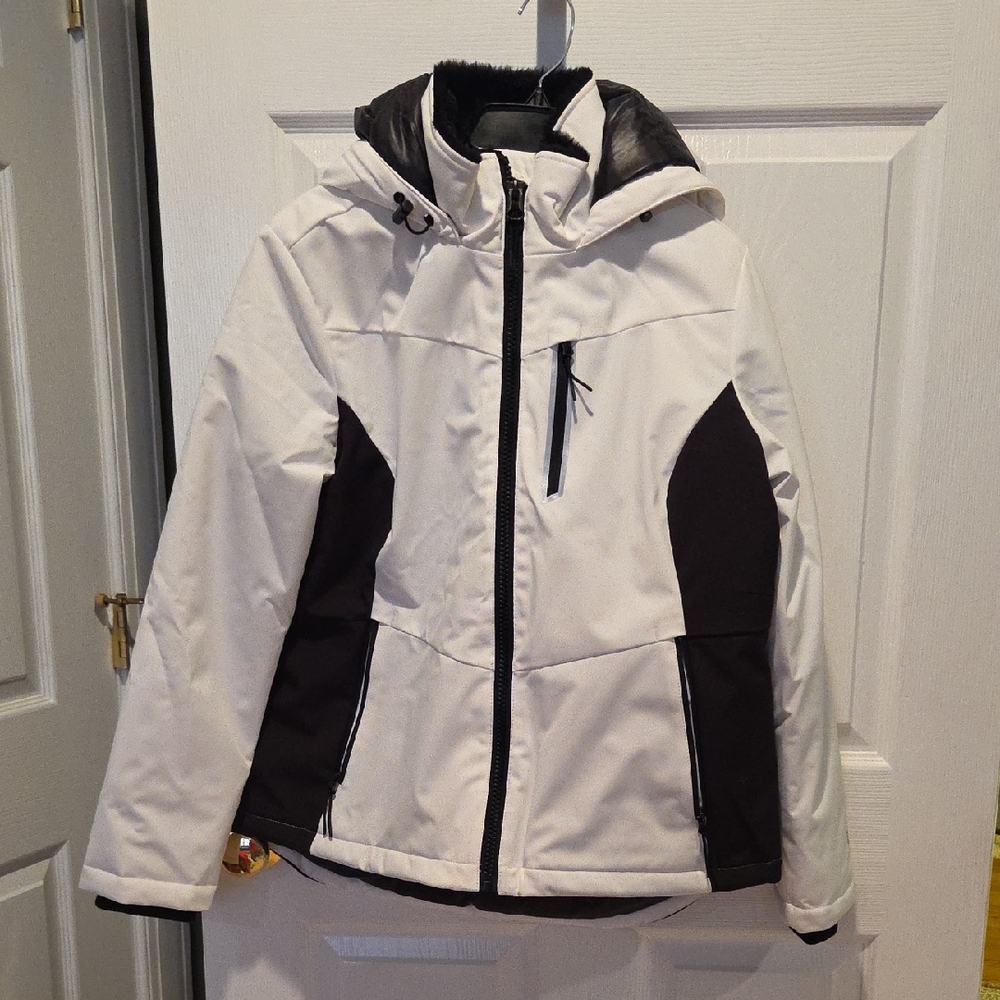 Free Country White and Black Ski Jacket